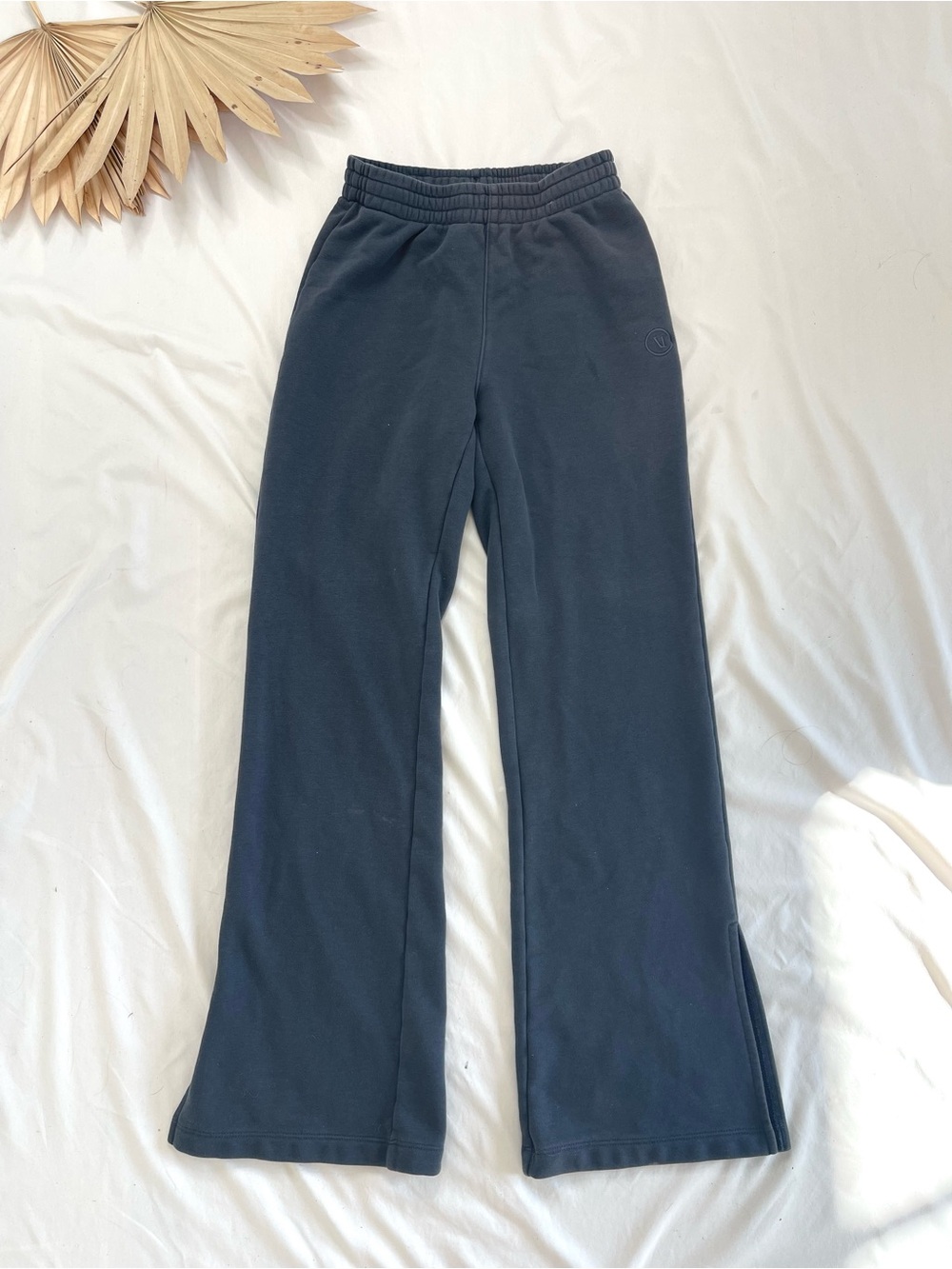 Vuori Sedona Wide Leg Split Hem Charcoal Blue Grey Lounge Sweatpants Size XS